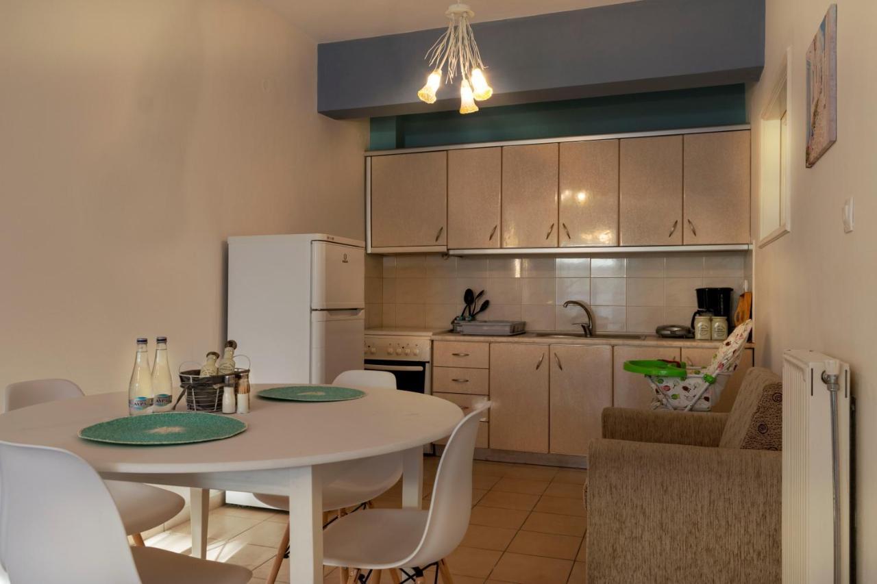 Family Inn Apartments&Suites เนโอสมาร์มาราส ภายนอก รูปภาพ