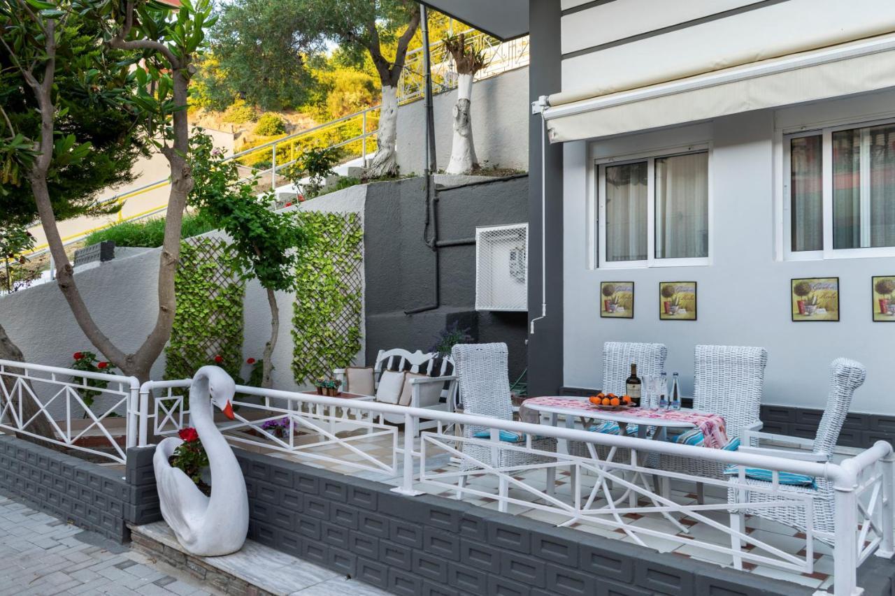 Family Inn Apartments&Suites เนโอสมาร์มาราส ภายนอก รูปภาพ