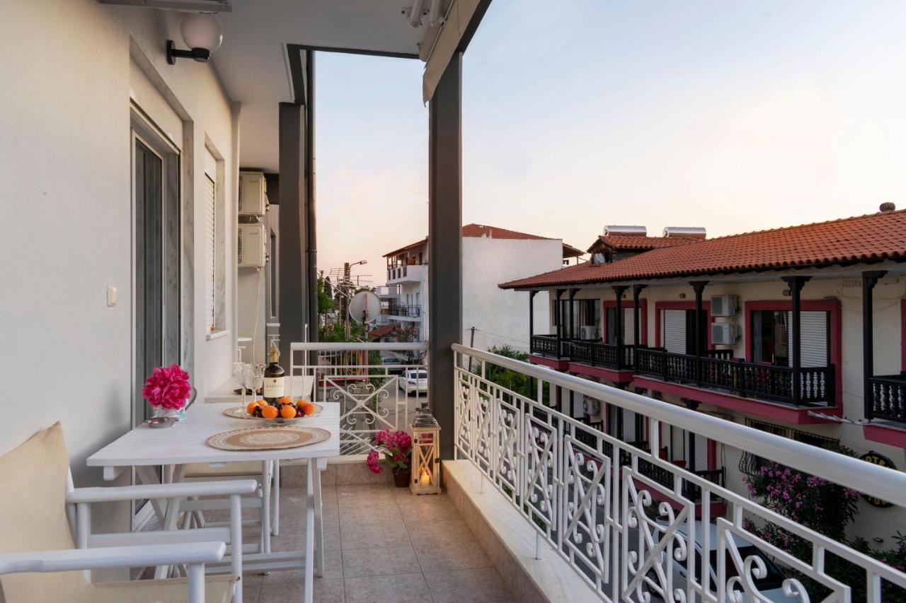 Family Inn Apartments&Suites เนโอสมาร์มาราส ภายนอก รูปภาพ