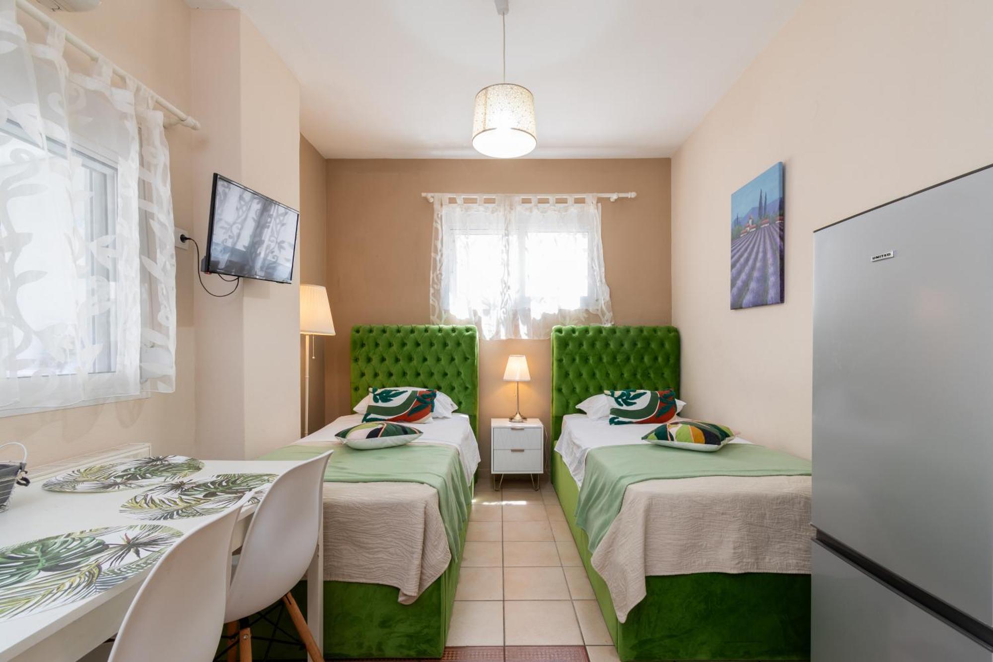 Family Inn Apartments&Suites เนโอสมาร์มาราส ภายนอก รูปภาพ