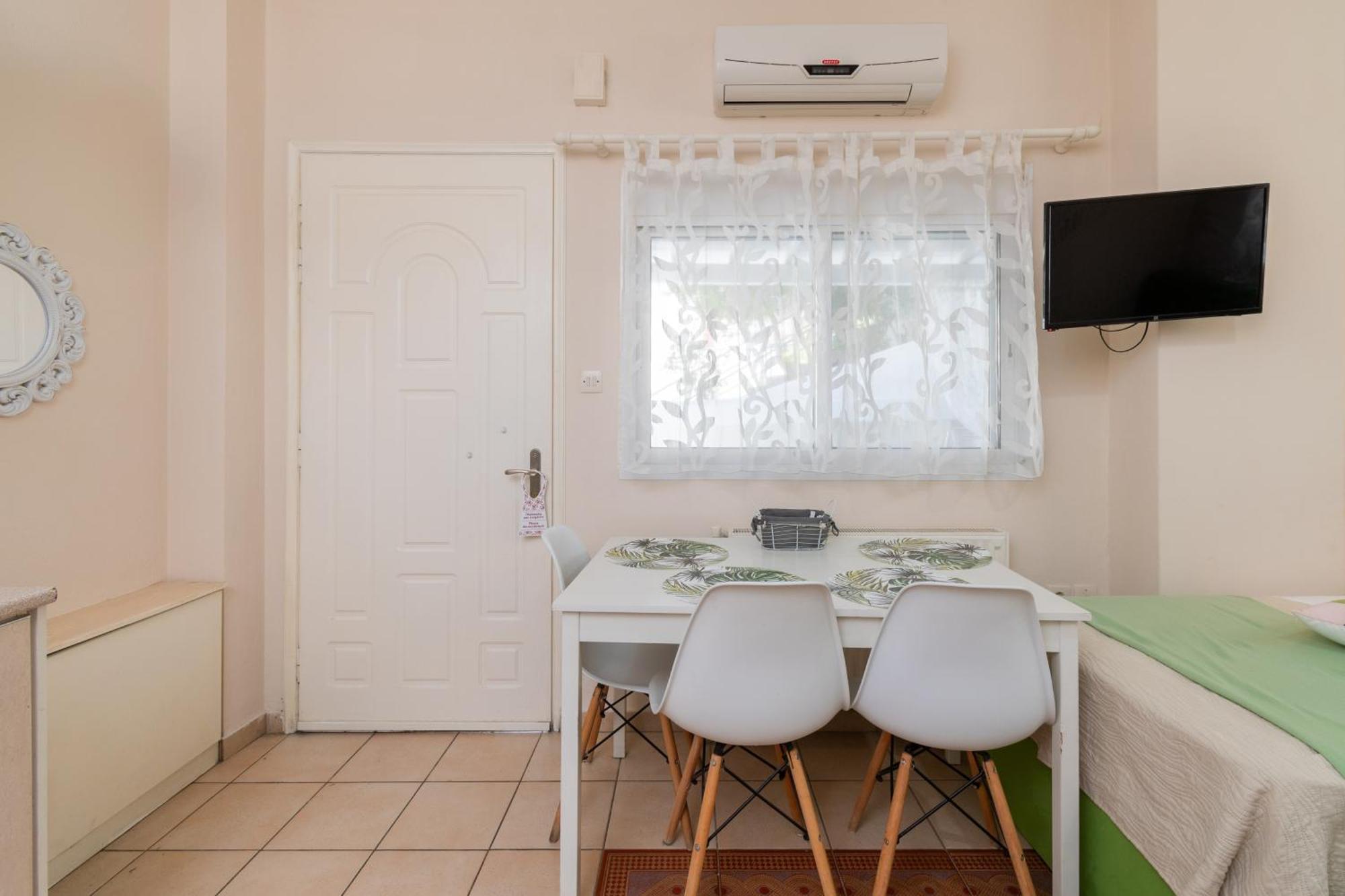 Family Inn Apartments&Suites เนโอสมาร์มาราส ภายนอก รูปภาพ