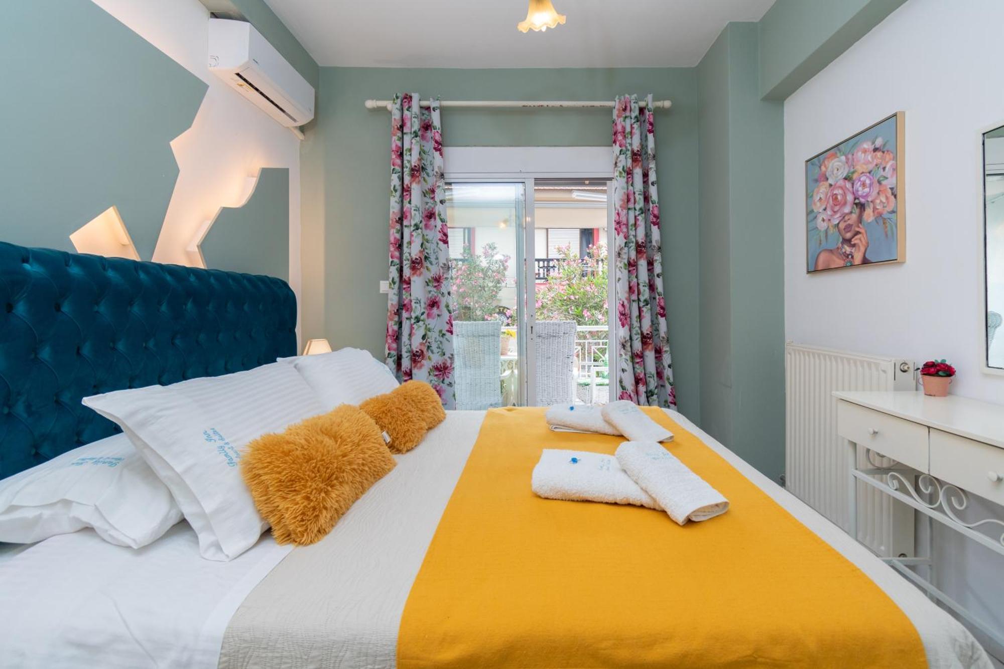 Family Inn Apartments&Suites เนโอสมาร์มาราส ภายนอก รูปภาพ