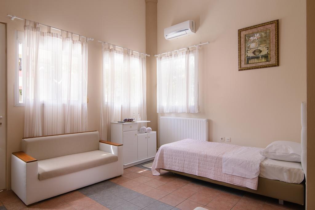 Family Inn Apartments&Suites เนโอสมาร์มาราส ภายนอก รูปภาพ
